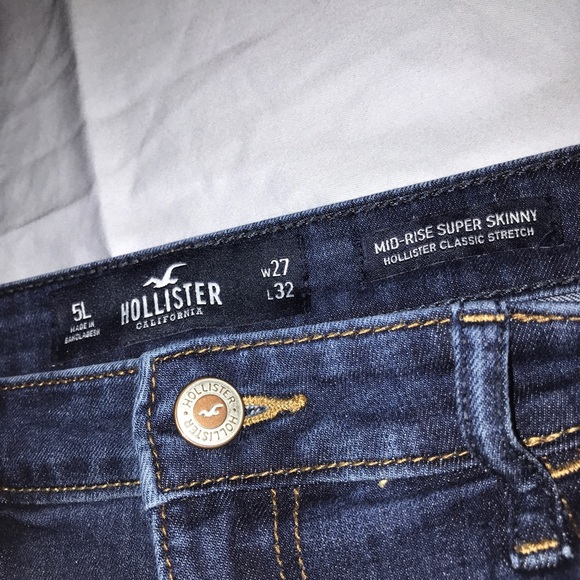 Hollister Mid-Rise Super Skinny Navy Ripped Jeans - Picture 7 of 8